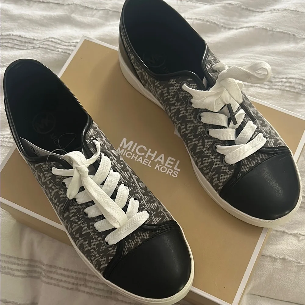 Michael Kors Black‎ and White Sneakers