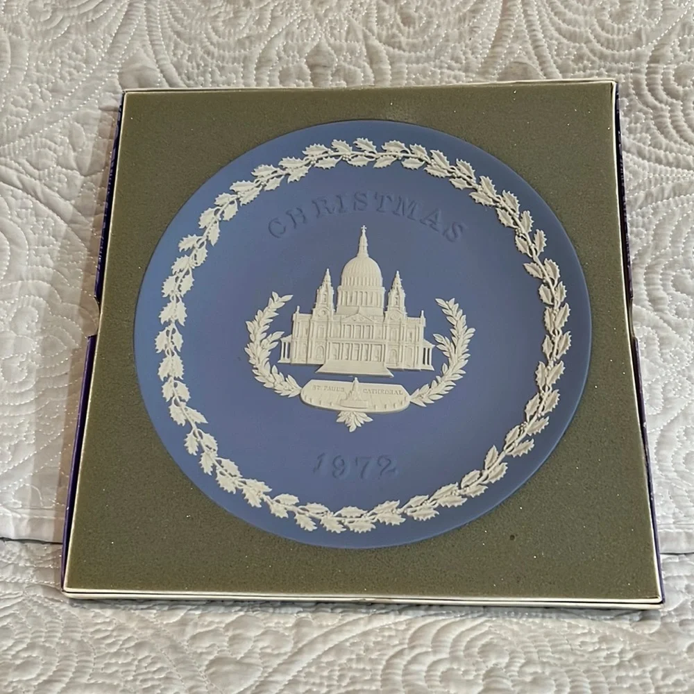 Wedgwood 1972‎ Christmas plate
