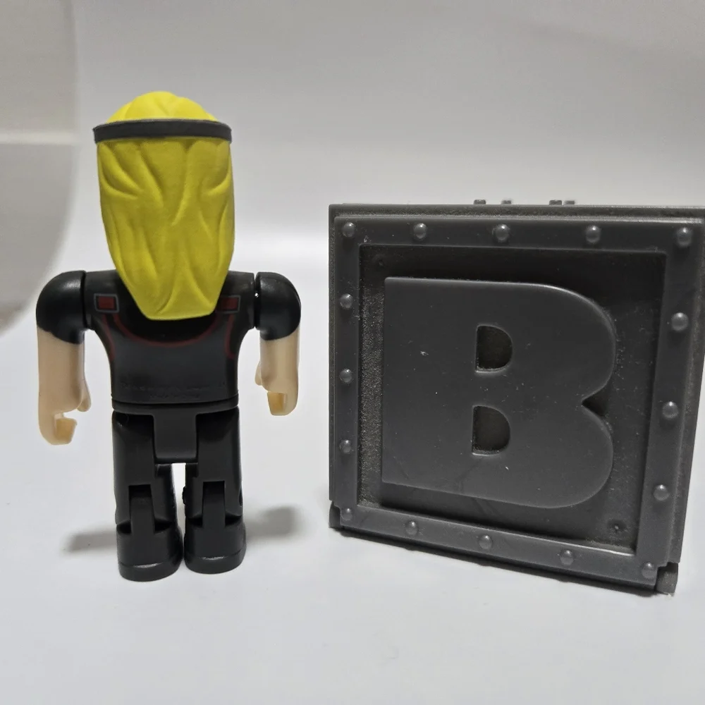 Roblox Lily Lady Of The Federation Series One Toy