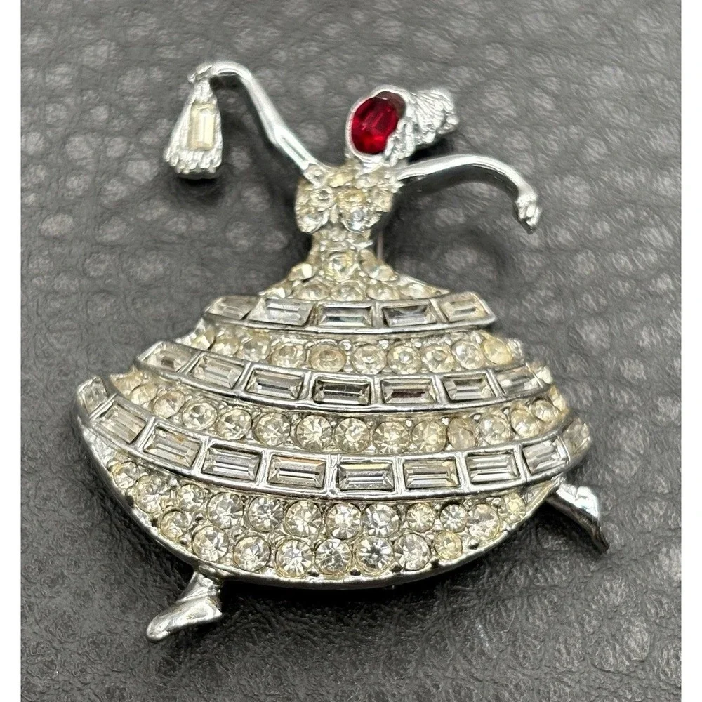 The Unbranded Brand we antique
