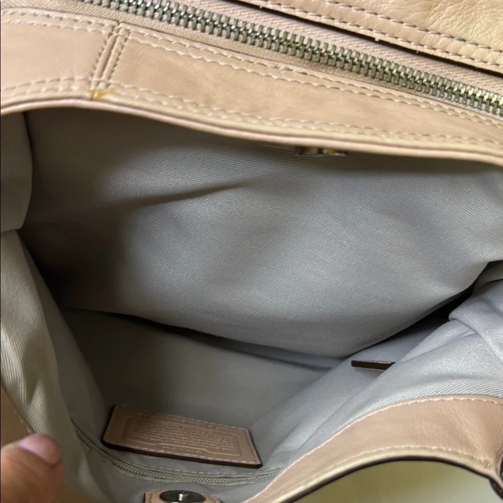 ✨ Coach Bleecker Buckle Hobo Shoulder Bag‎ – Style F17219