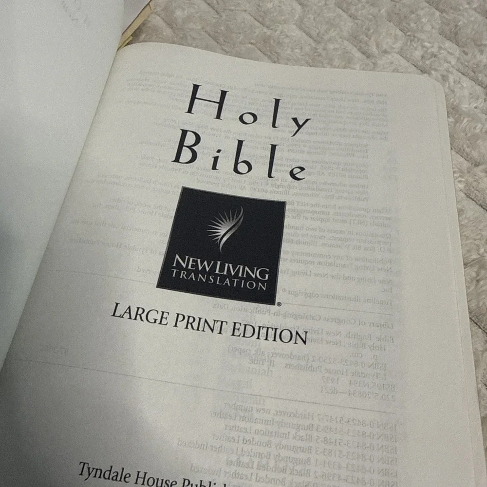Holy Bible New Living Tyndale Red Letter Verse Finder Large Print Burgundy 1996