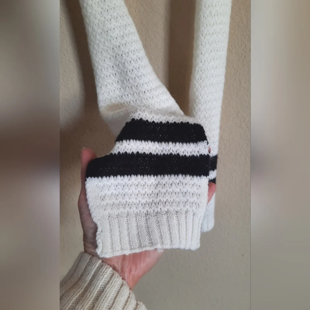 N/A white woven
