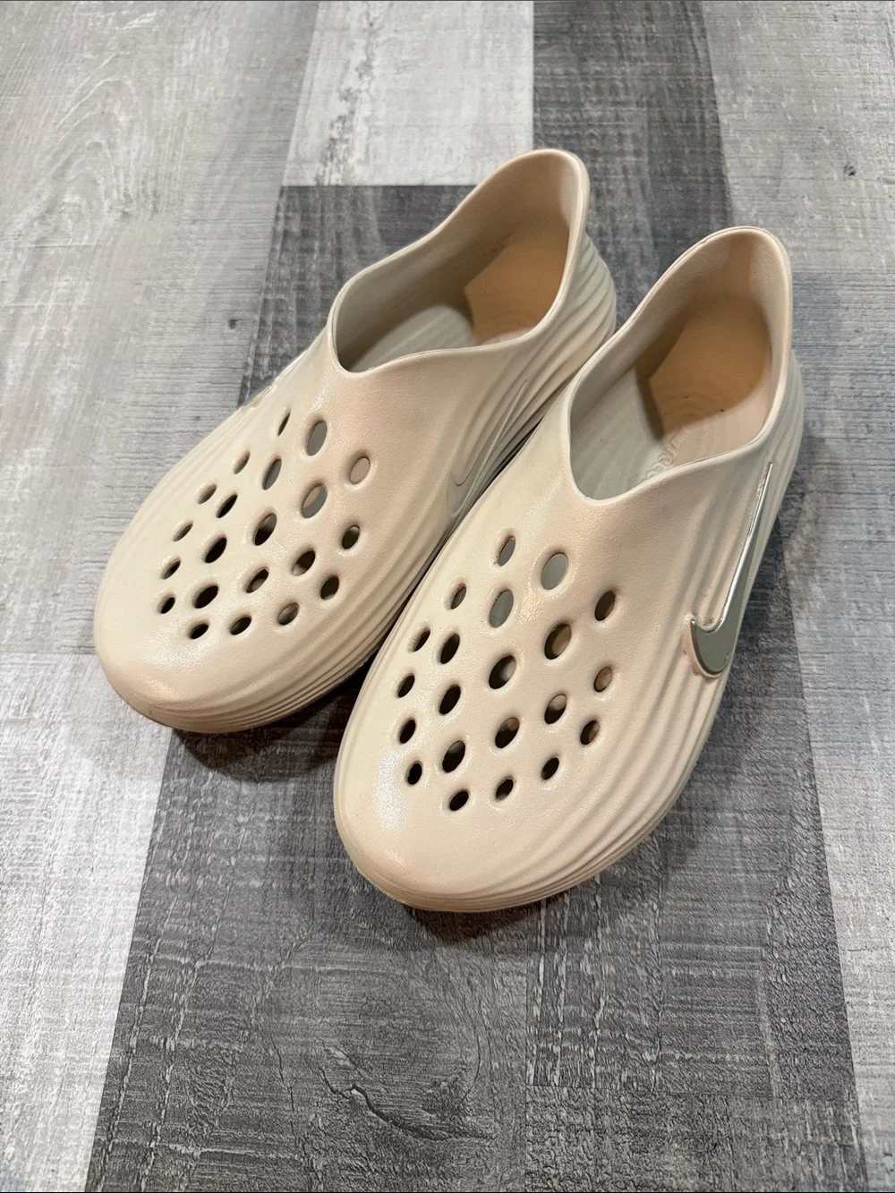 Nike Beige ReactX Rejuven8 with Silver Logo