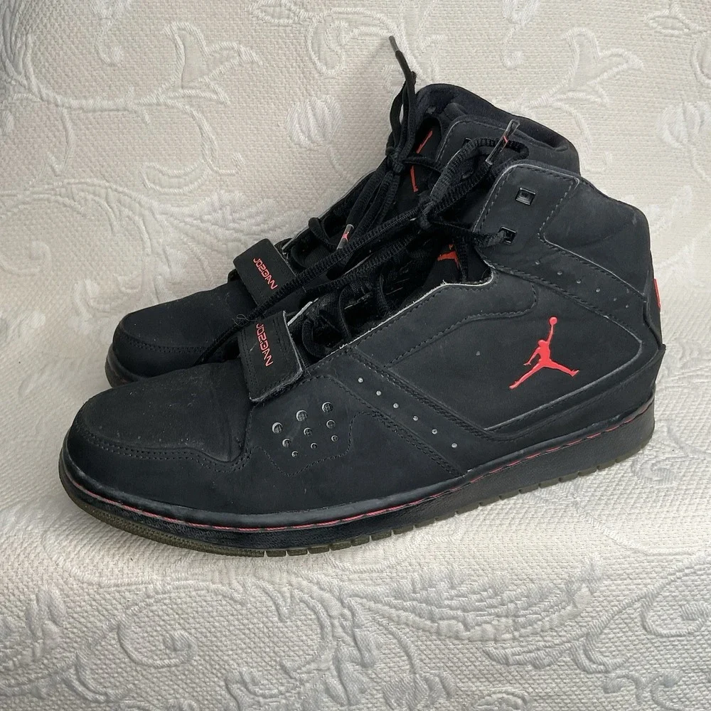 Nike worn sneaker