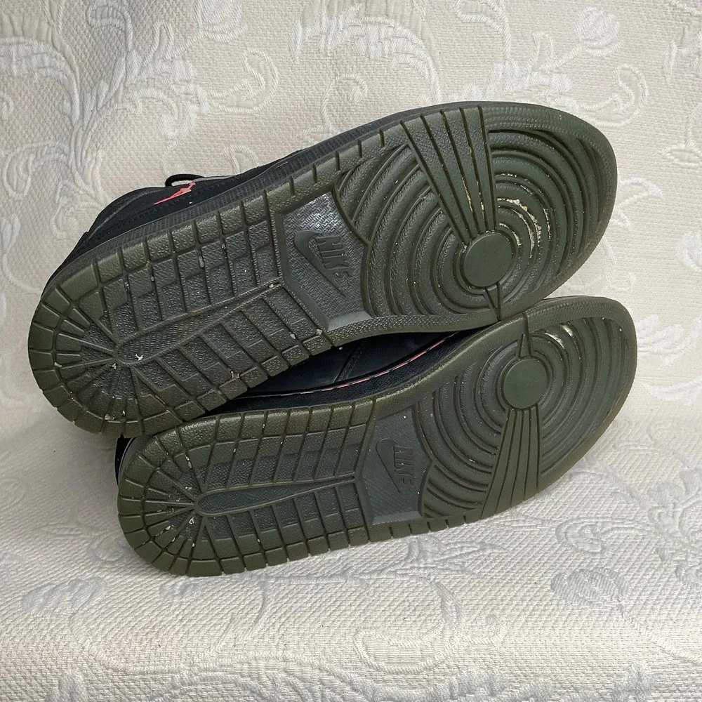 Nike worn sneaker