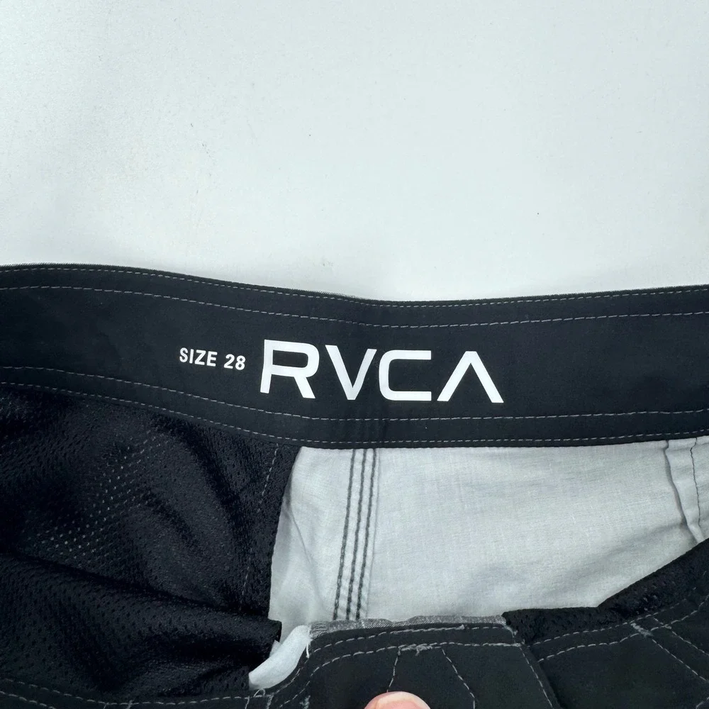 RVCA men board