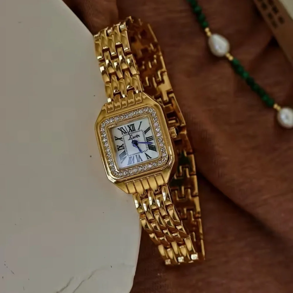 New! Waterproof Panthere Classic Gold Crystal Stainless Steel Gold Watch