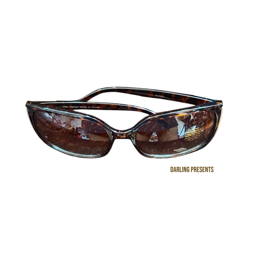 Tortoise Shell Square Frames Gold Accents Sunglasses Women Color Brown & Gold