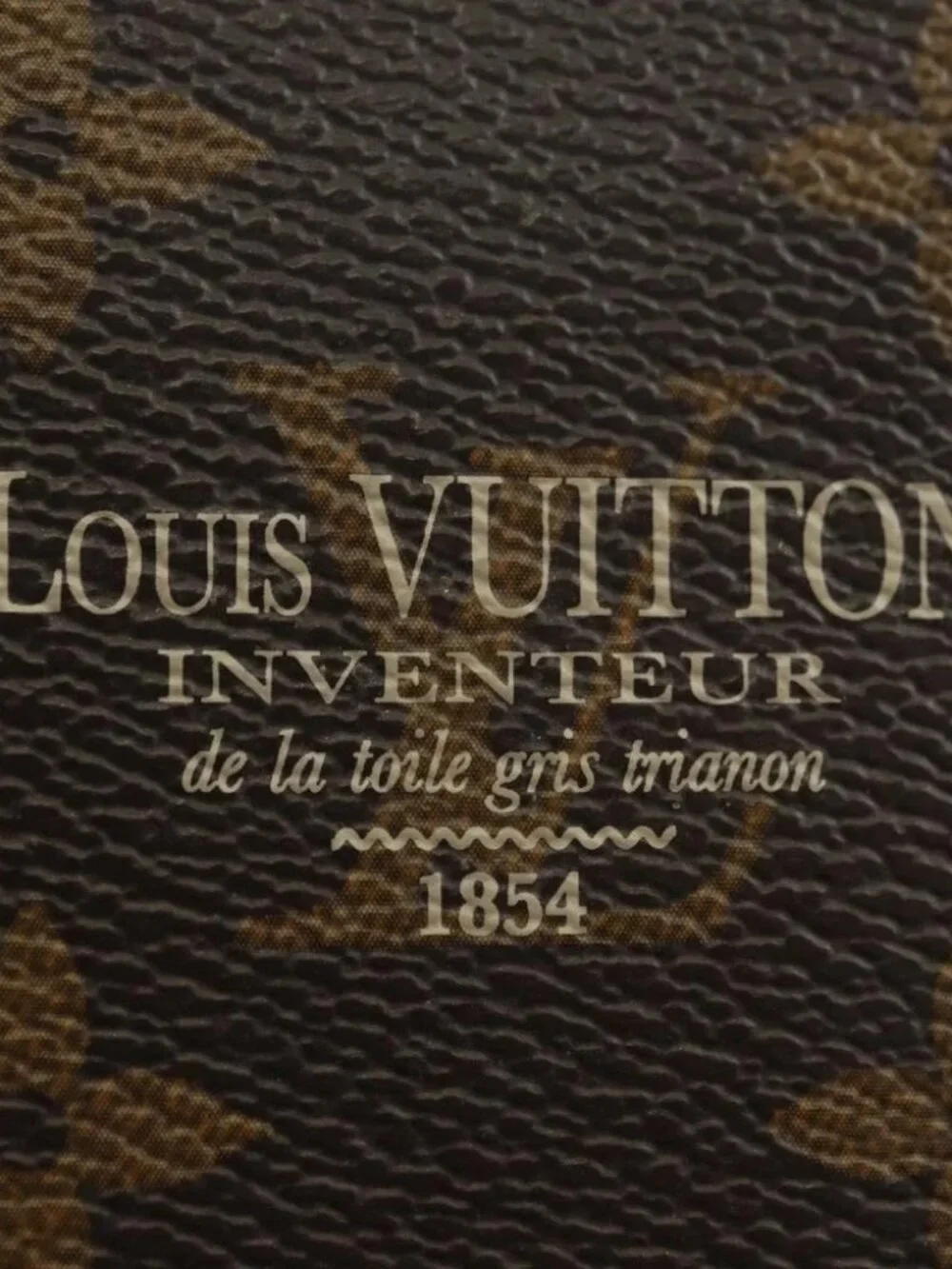 Louis Vuitton box color	monogram odor