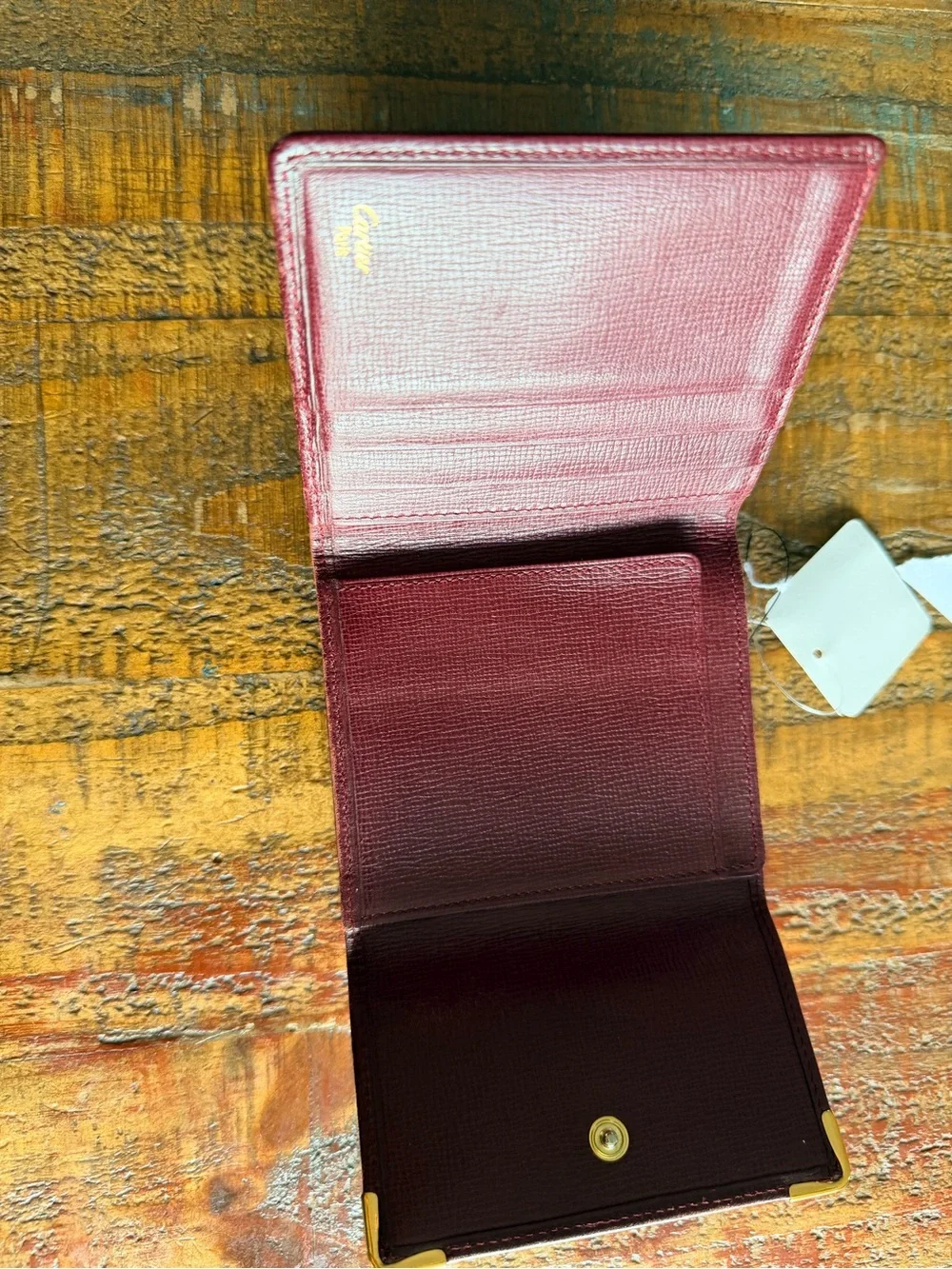 Cartier elegant compact