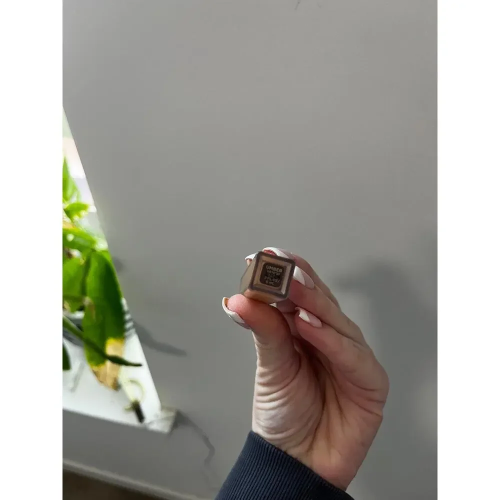 NEW Hourglass Vanish Airbrush Concealer in Umber