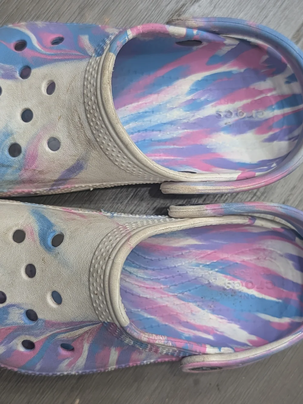 CROCS comfortable slip
