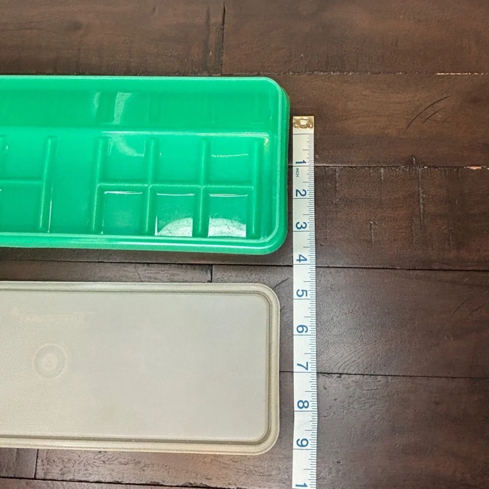 Tupperware celery keeper