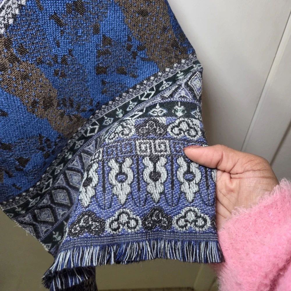The Unbranded Brand scarf has