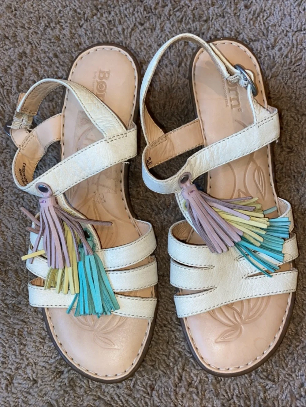 Born Leather Tassel Sandals Womens Sz 7 Cream Kitten Heel Boho Vacation Resort