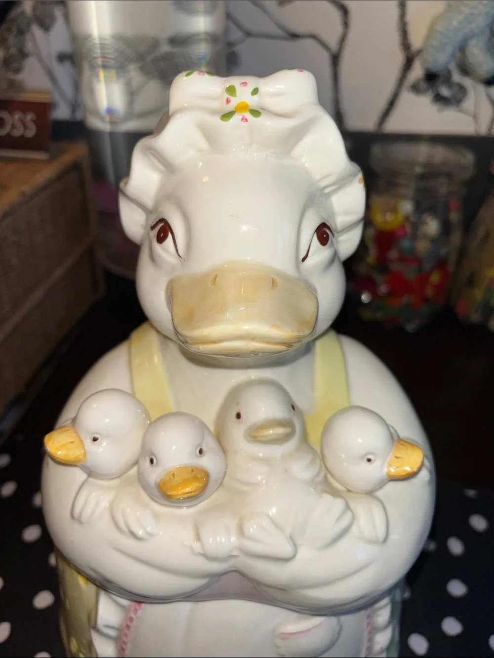EUC VINTAGE Adorable Mother Duck cookie jar with four ducklings - Pastel ceram