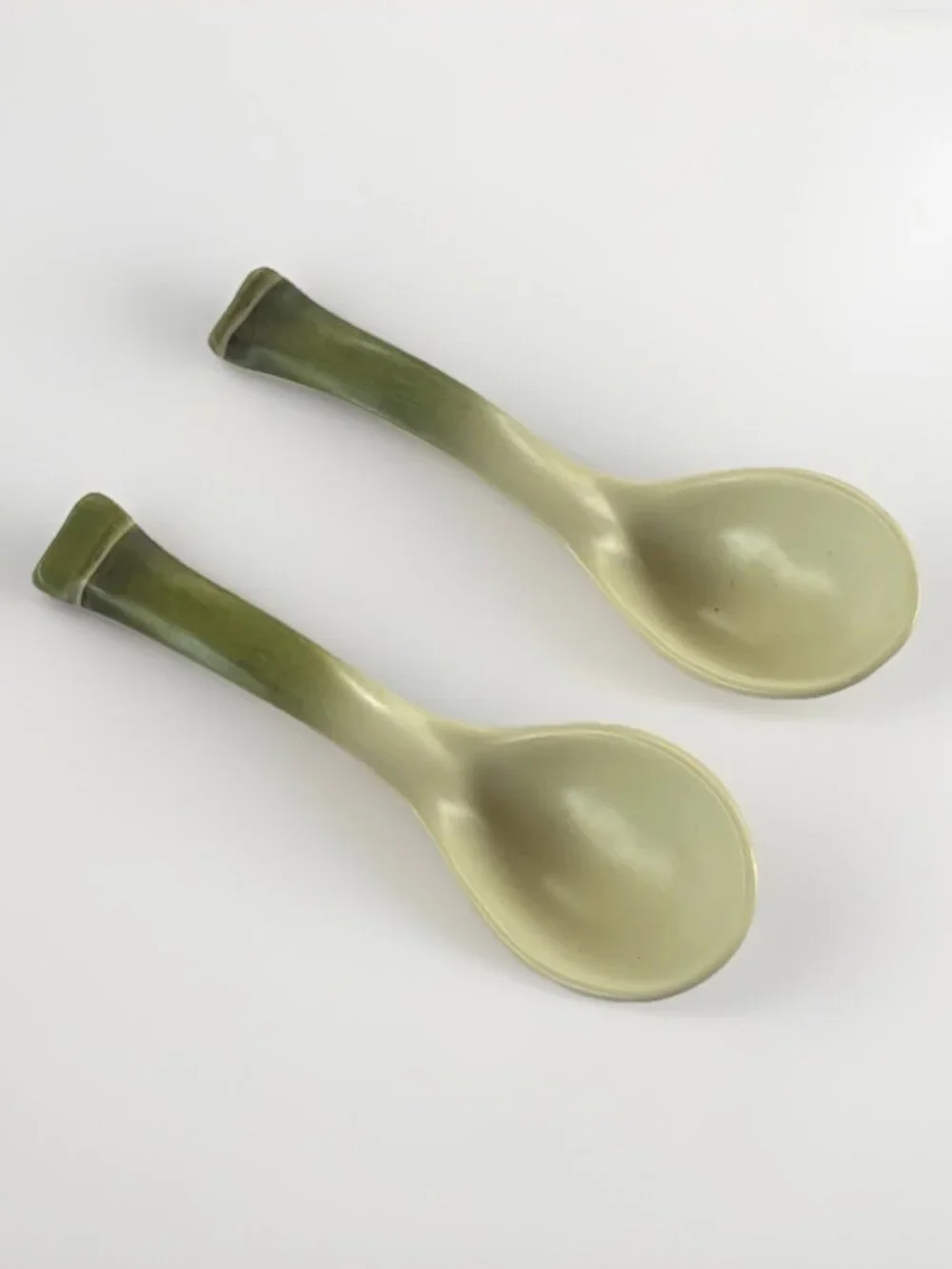 Vintage Melamine Resin Japanese Soup Spoons Ombré Green Asian Broth Pair Kitchen