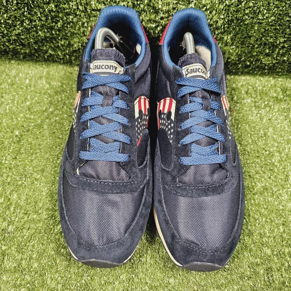 Saucony please see