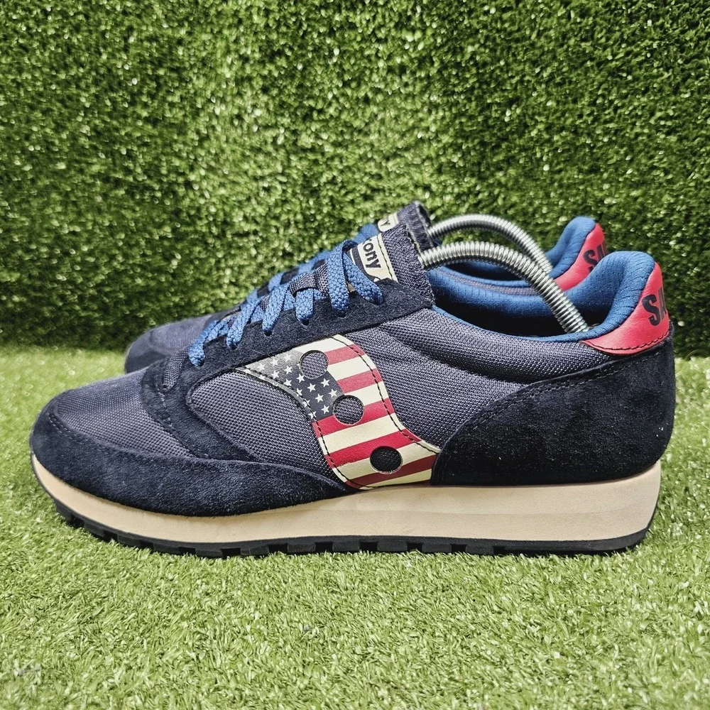 Saucony please see