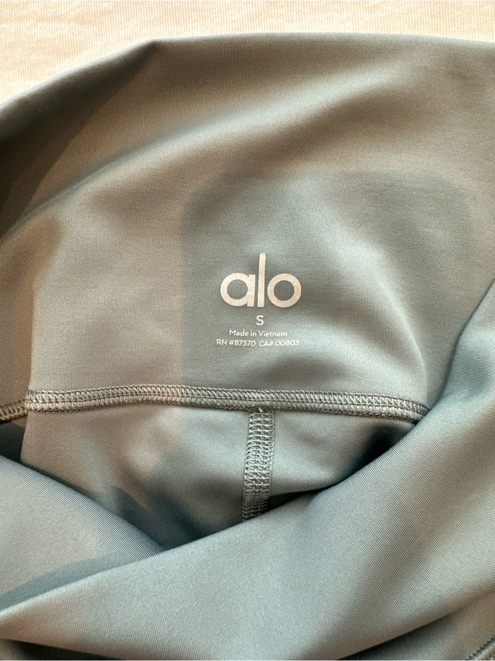 ALO Yoga High-Rise Leggings in Sage