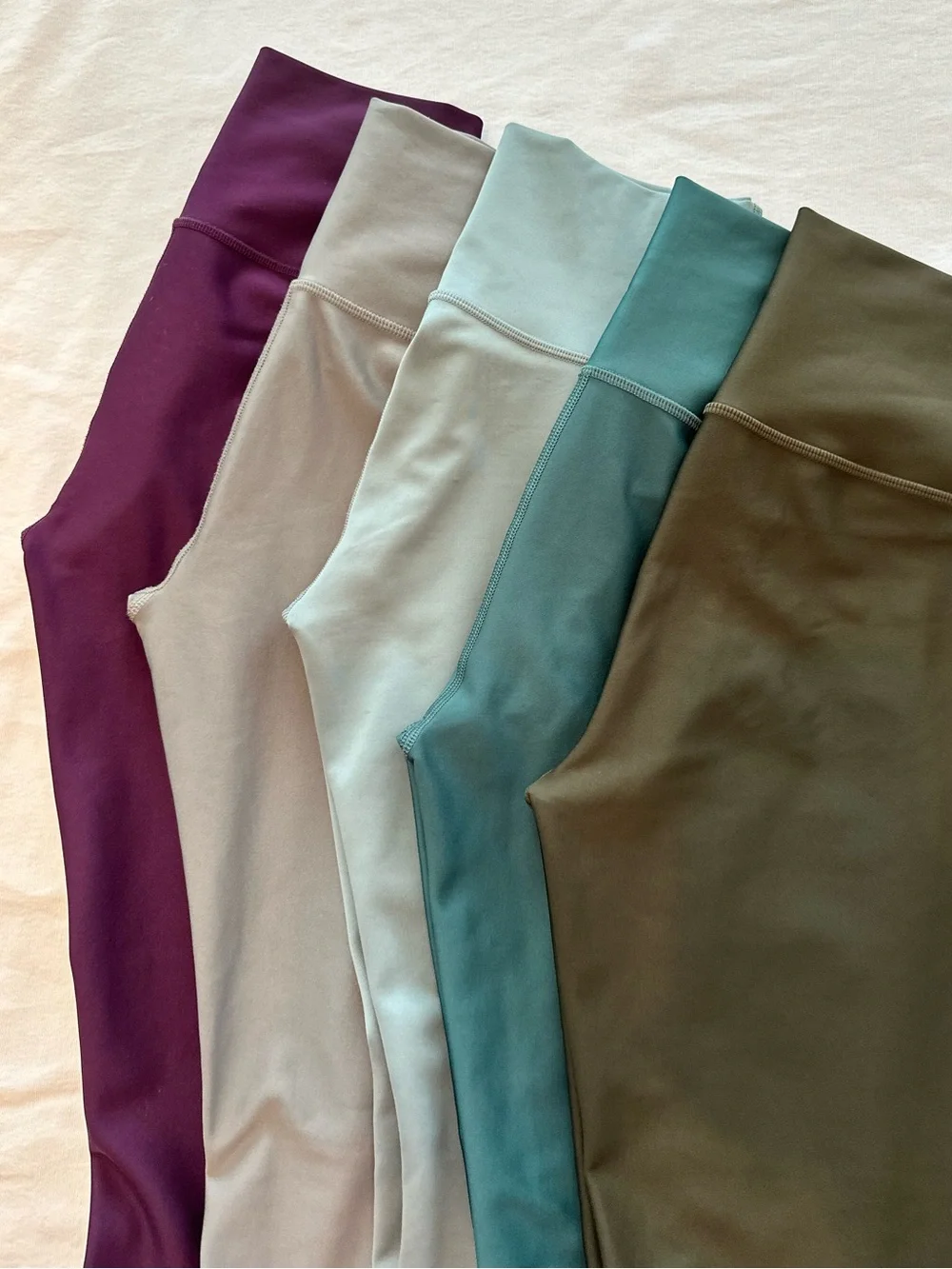 ALO Yoga High-Rise Leggings in Sage
