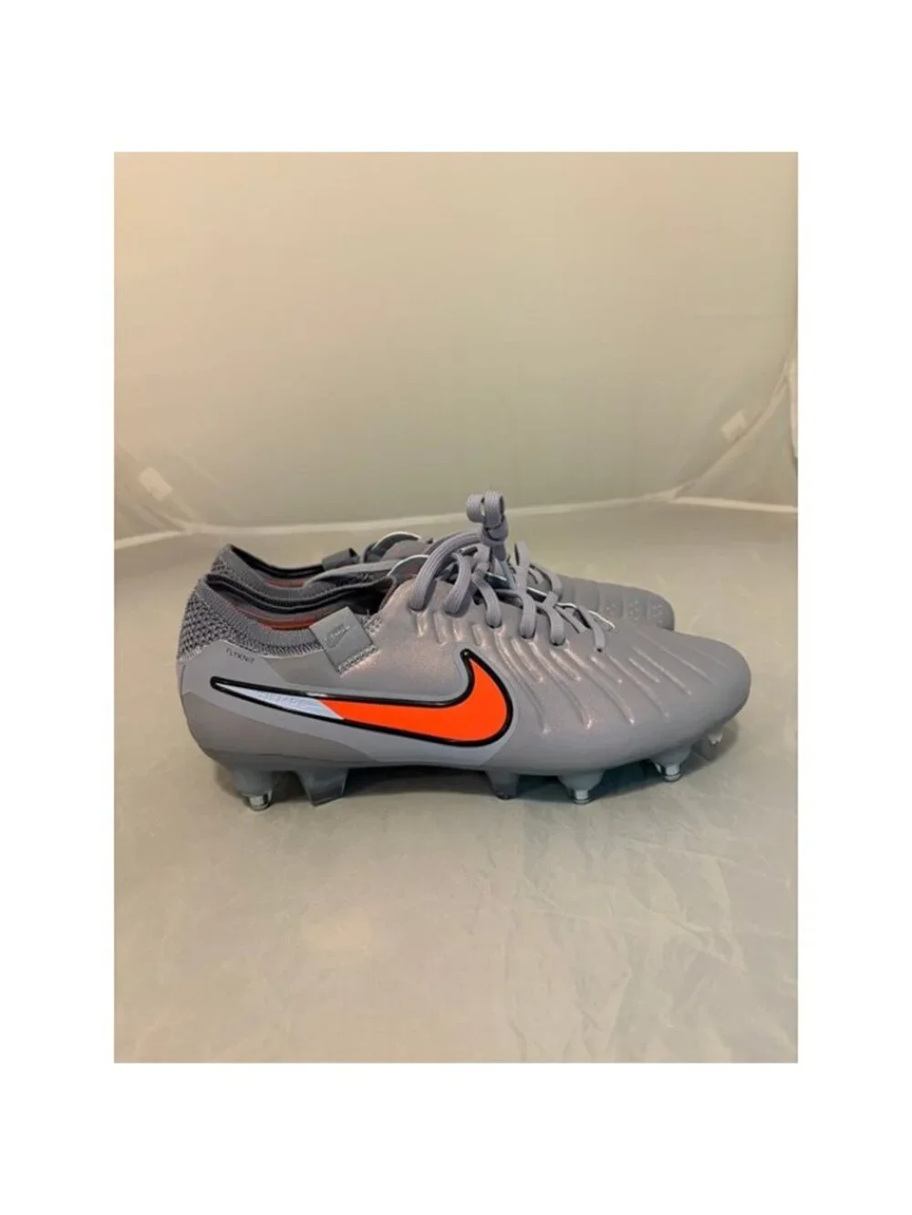 Nike read description