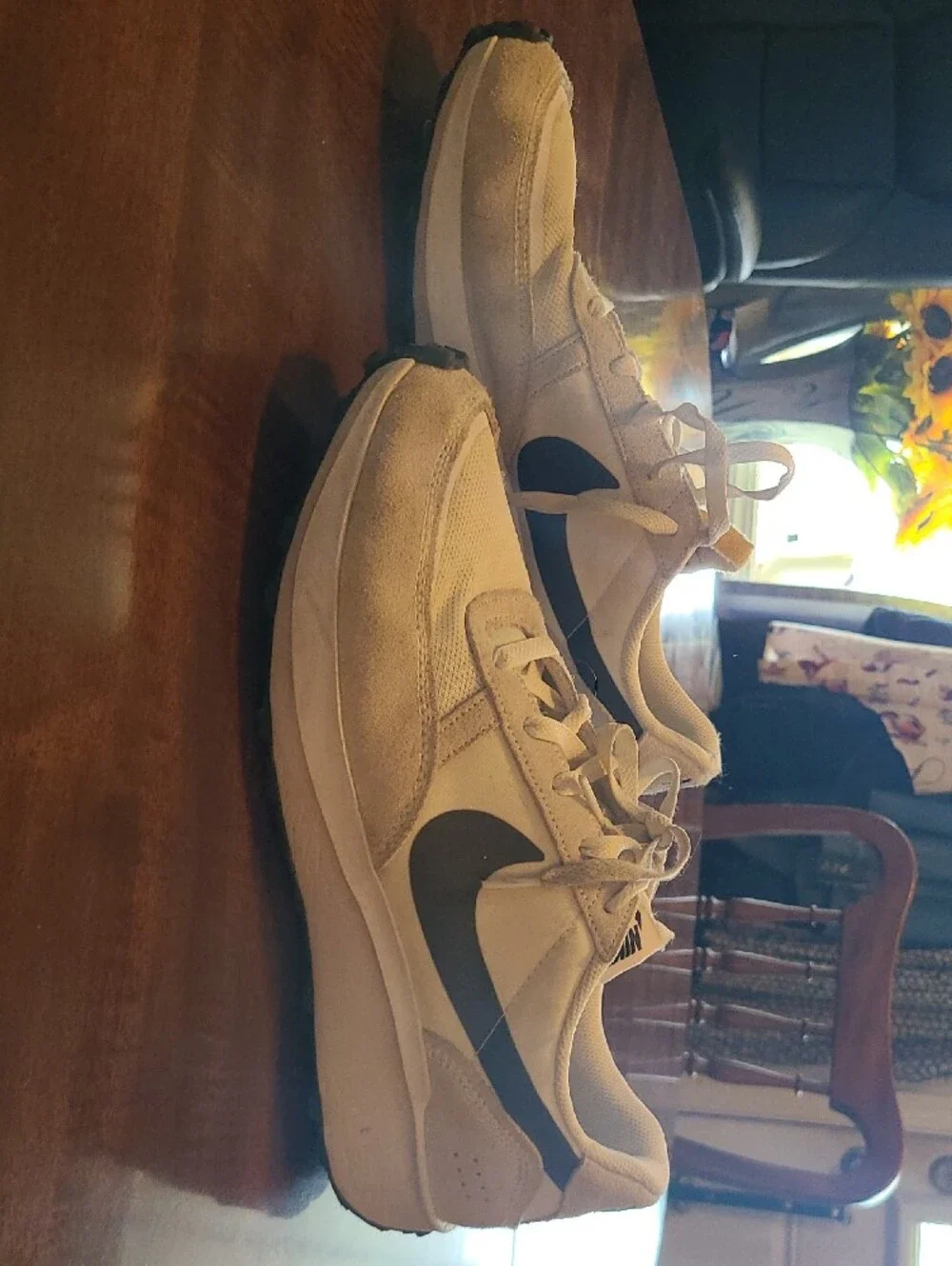 Nike shoes low top