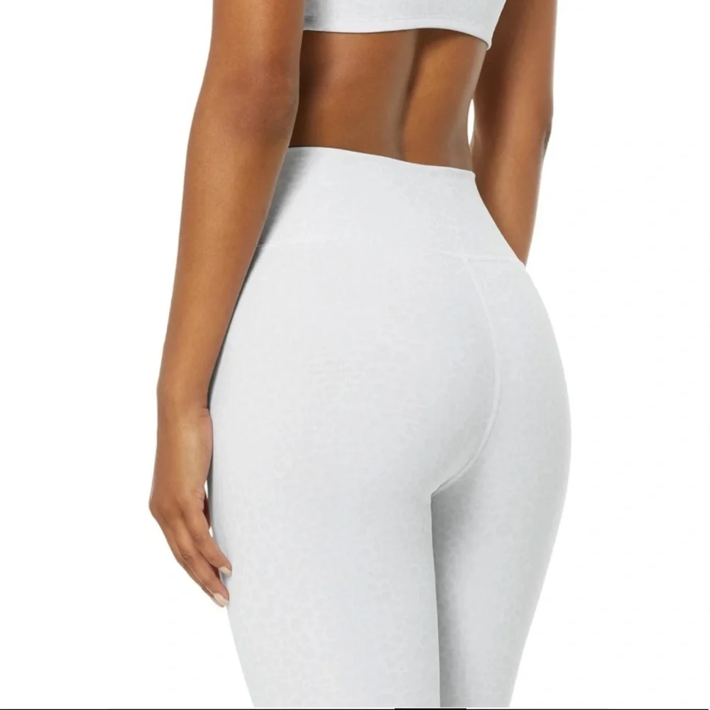 ALO Yoga Vapor Leopard High Waist Ankle Leggings White L NWT