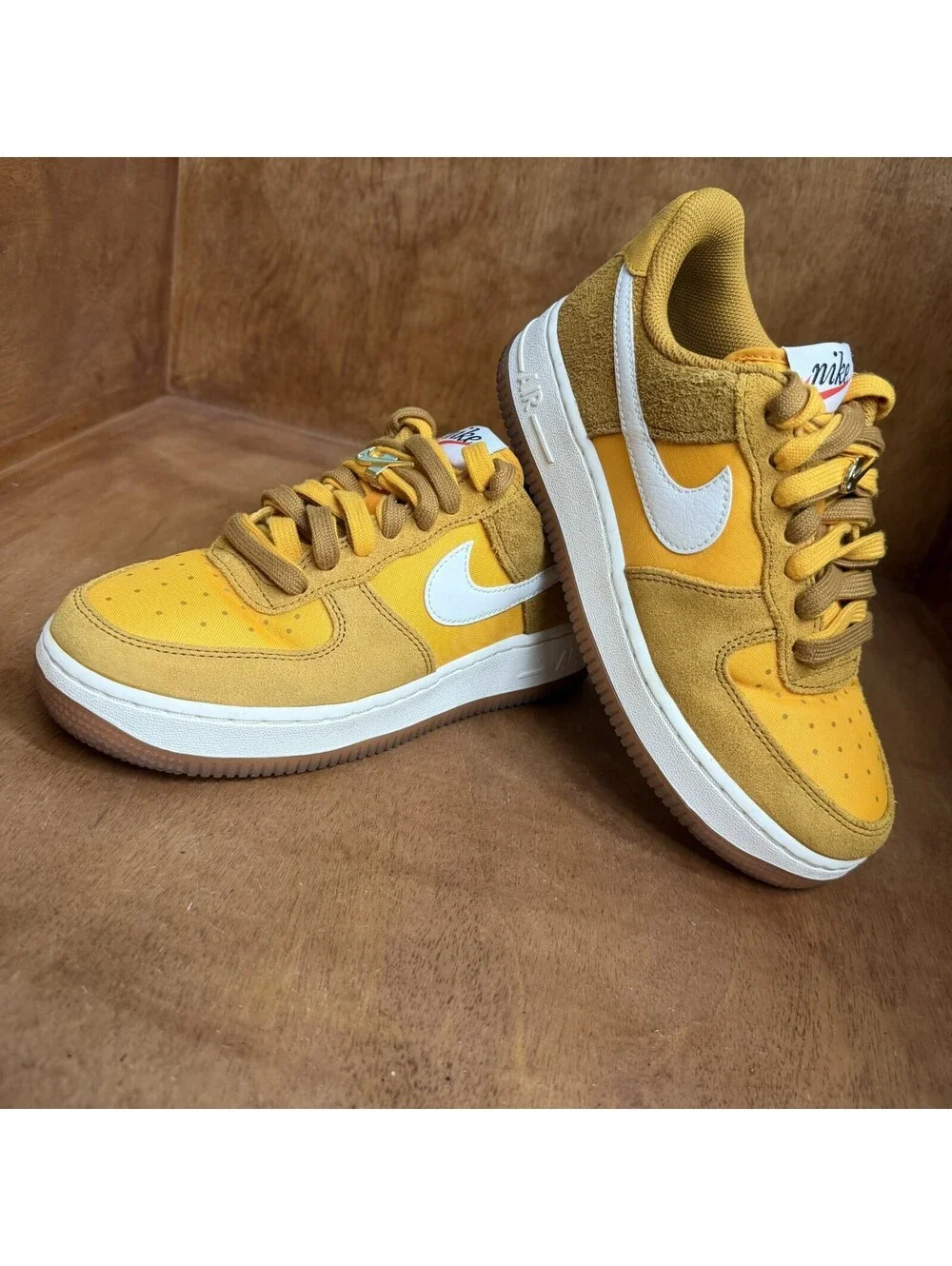 Nike Air Force 1 Low Shoes Womens Size 6 University Gold Suede Gum DA8302-700