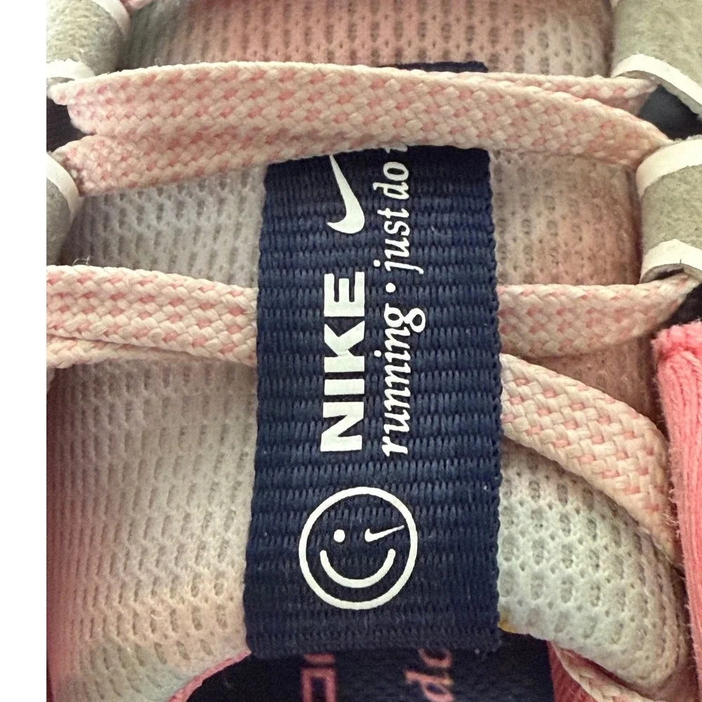 Nike cushioning zoom playful