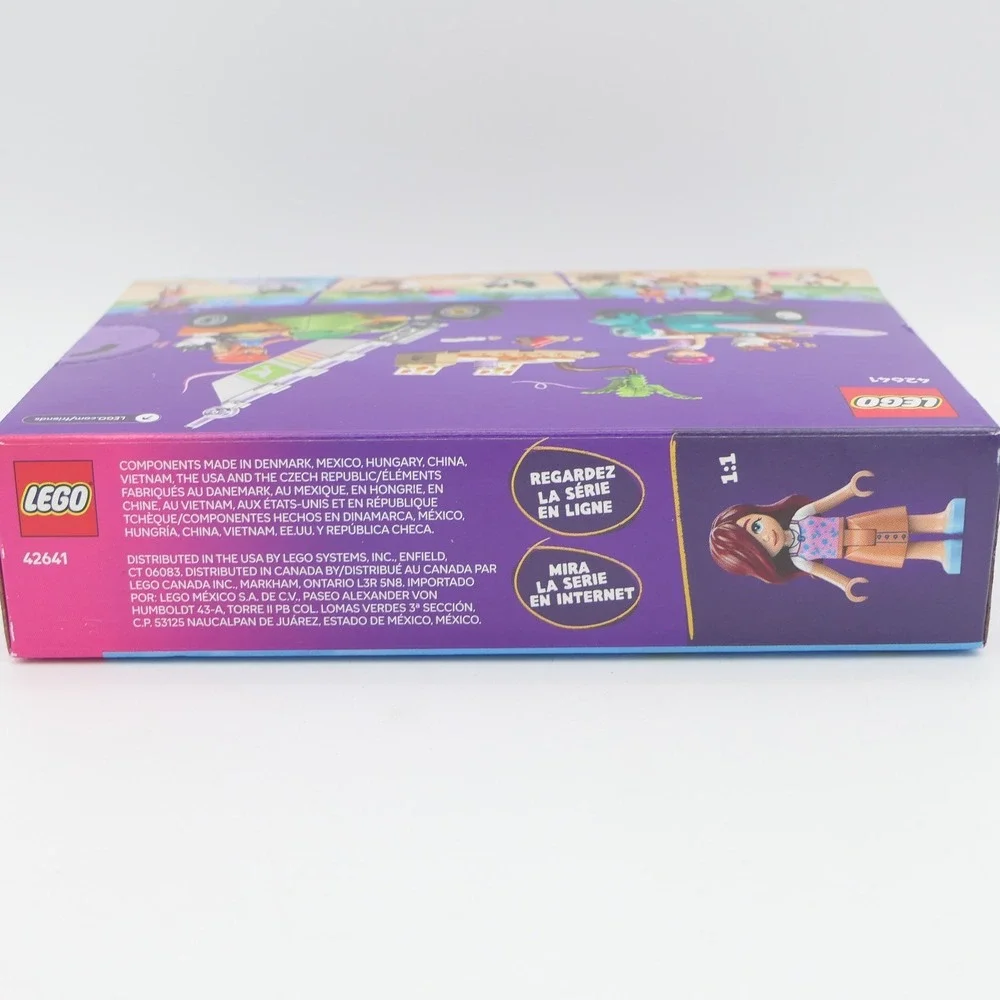 Lego friends surfing