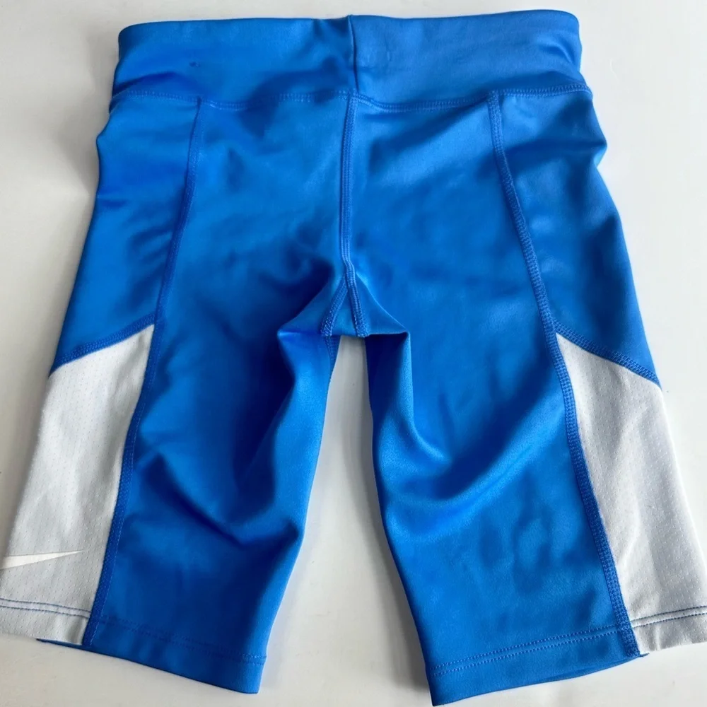 🩳 Nike Girls Tight Fit Training Shorts - Blue/White, Size XS 🌟