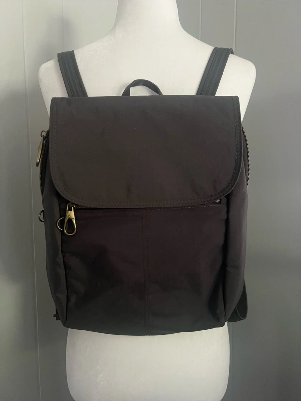 Travalon Anti Theft Signature Slim Backpack Resort wear Travel Vacation Bag