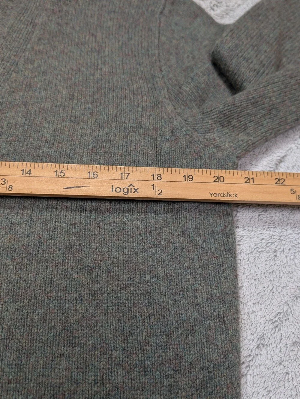 Polo Ralph Lauren approximate soft neck