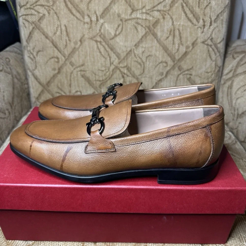 Salvatore Ferragamo new but