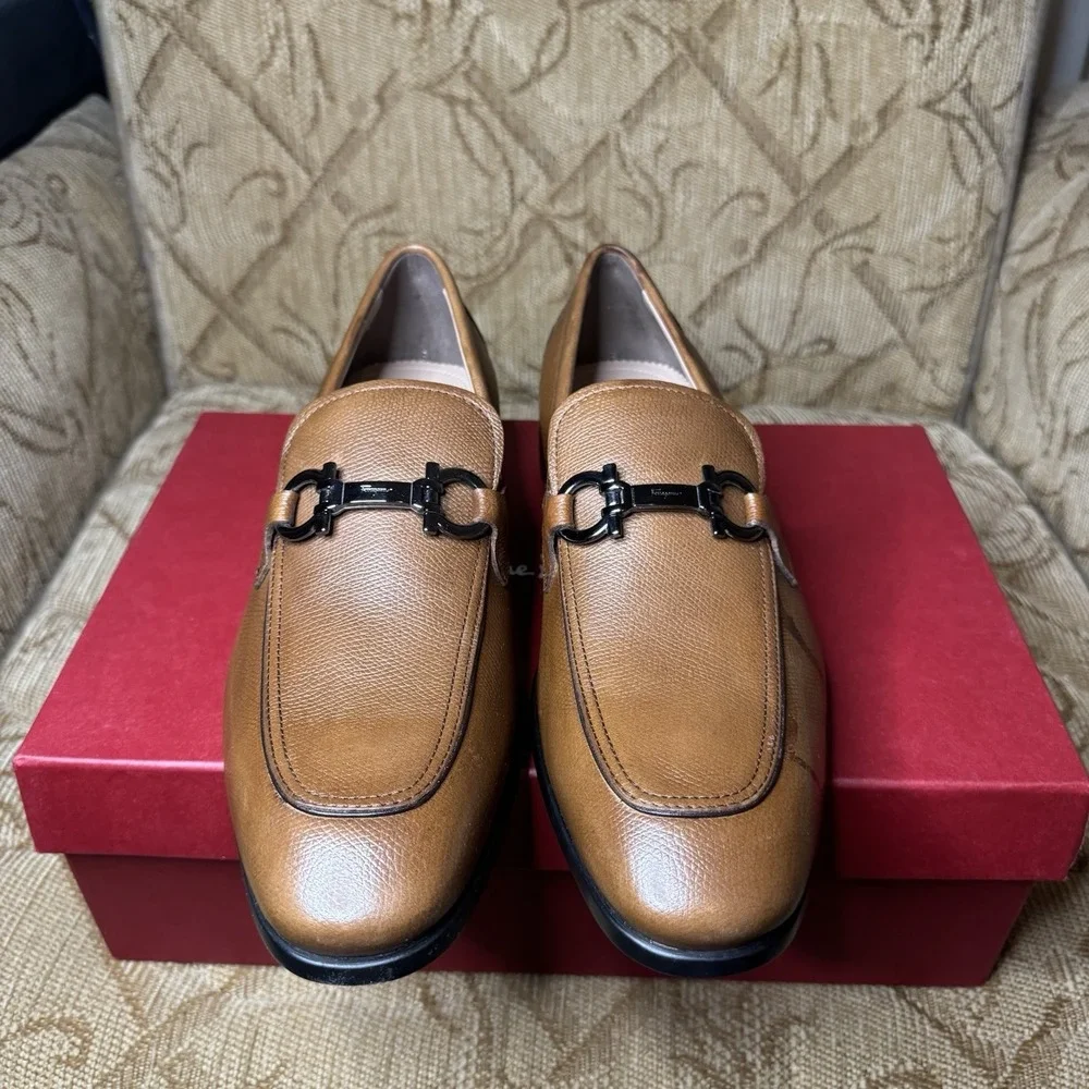 Salvatore Ferragamo new but