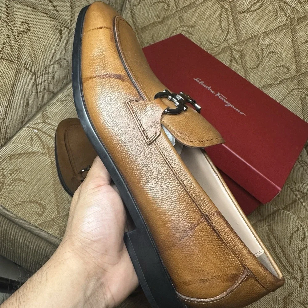 Salvatore Ferragamo new but