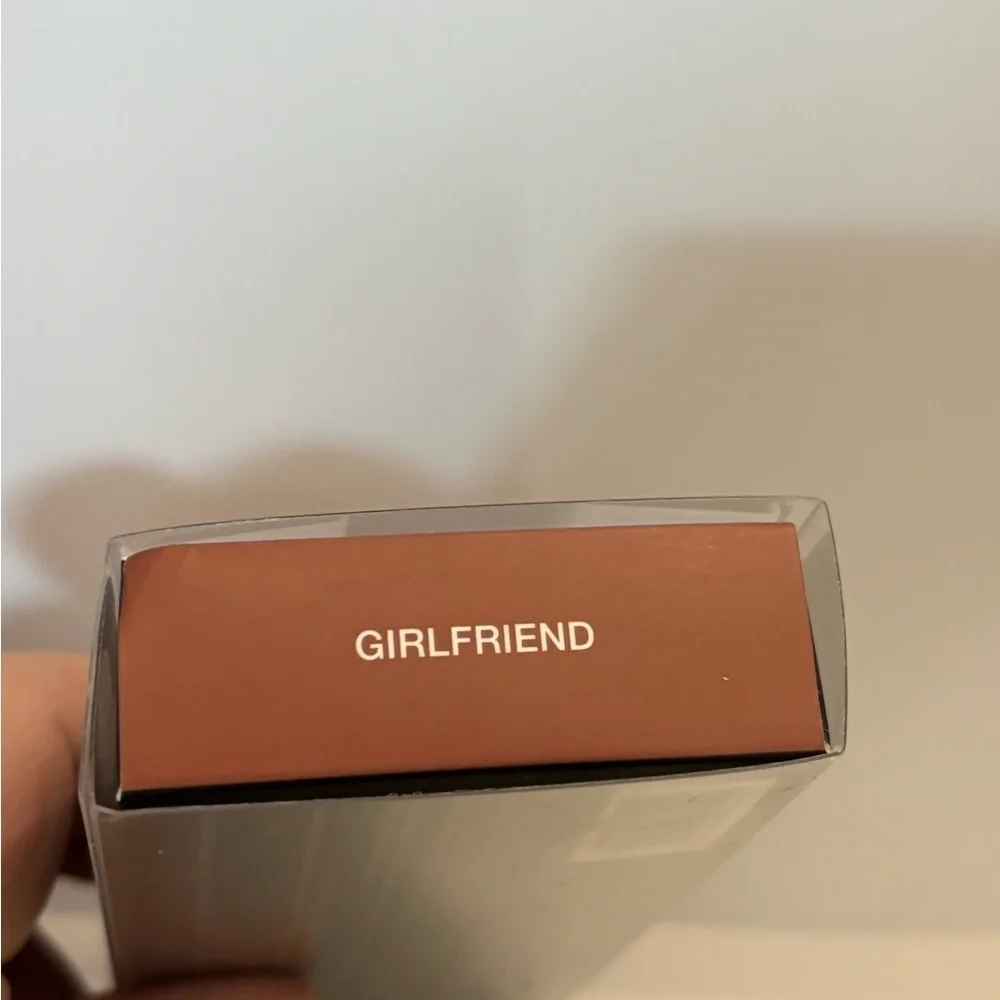 Huda Beauty Brown Matte Lipstick color -GIRLFRIEND NIB Brand New