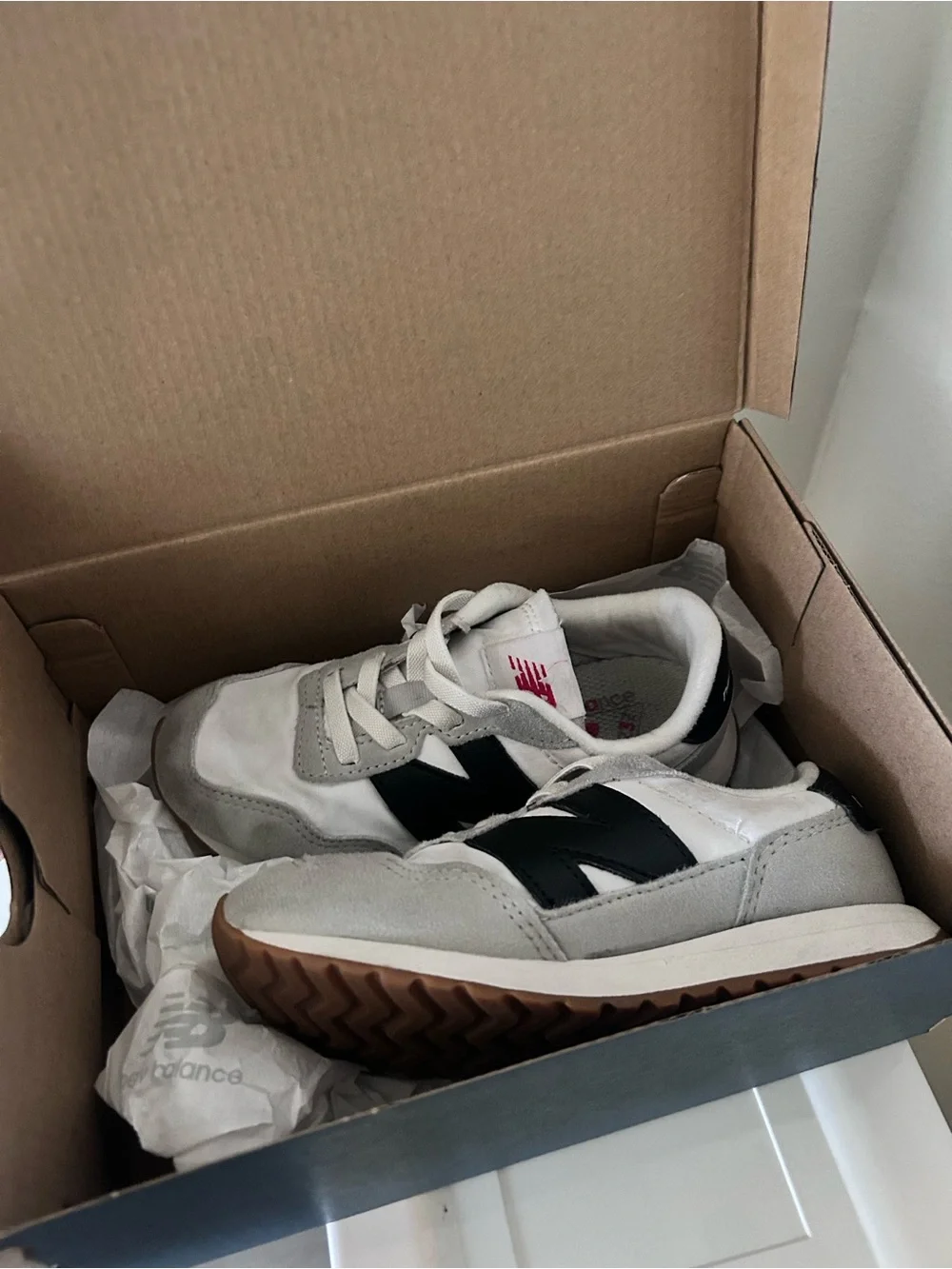 New Balance Kids 237 Sneakers - White & Black