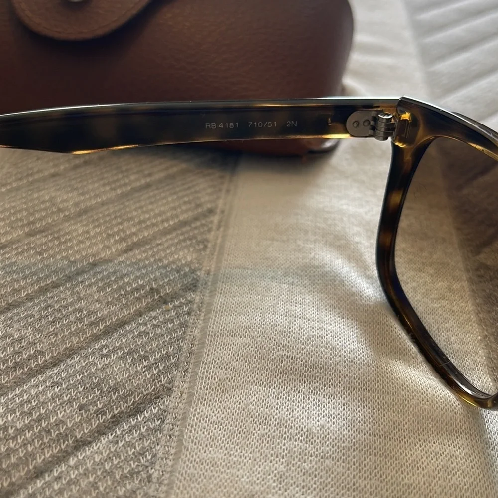 Ray-Ban rb 4181