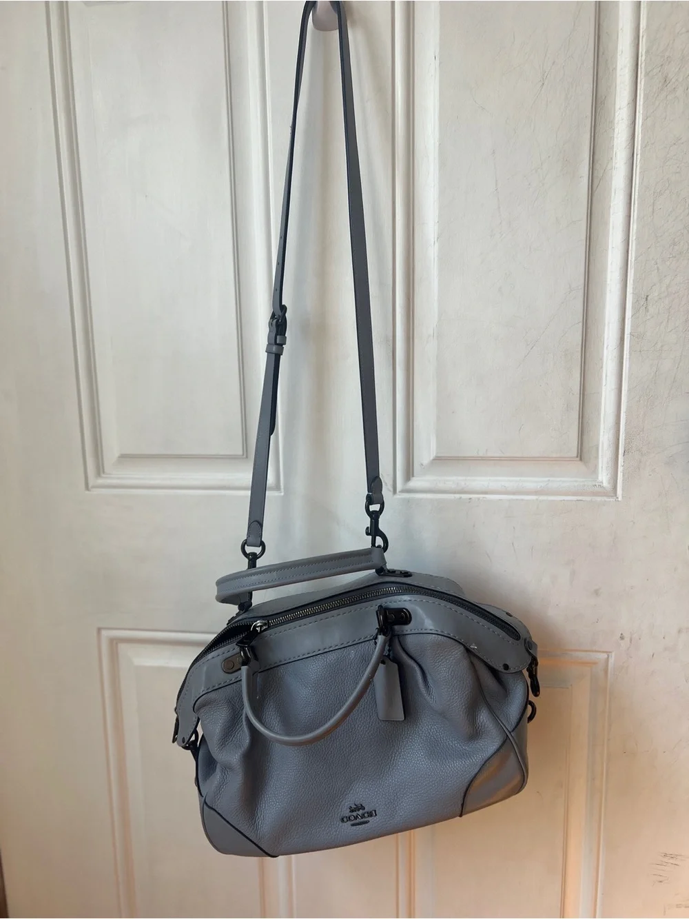 Coach compact rounded