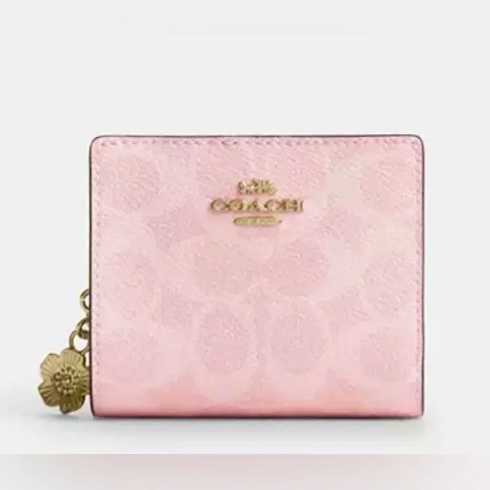 🌸Coach NWT Powder Pink Snap Wallet In Signature‎ Canvas With Flower Charm