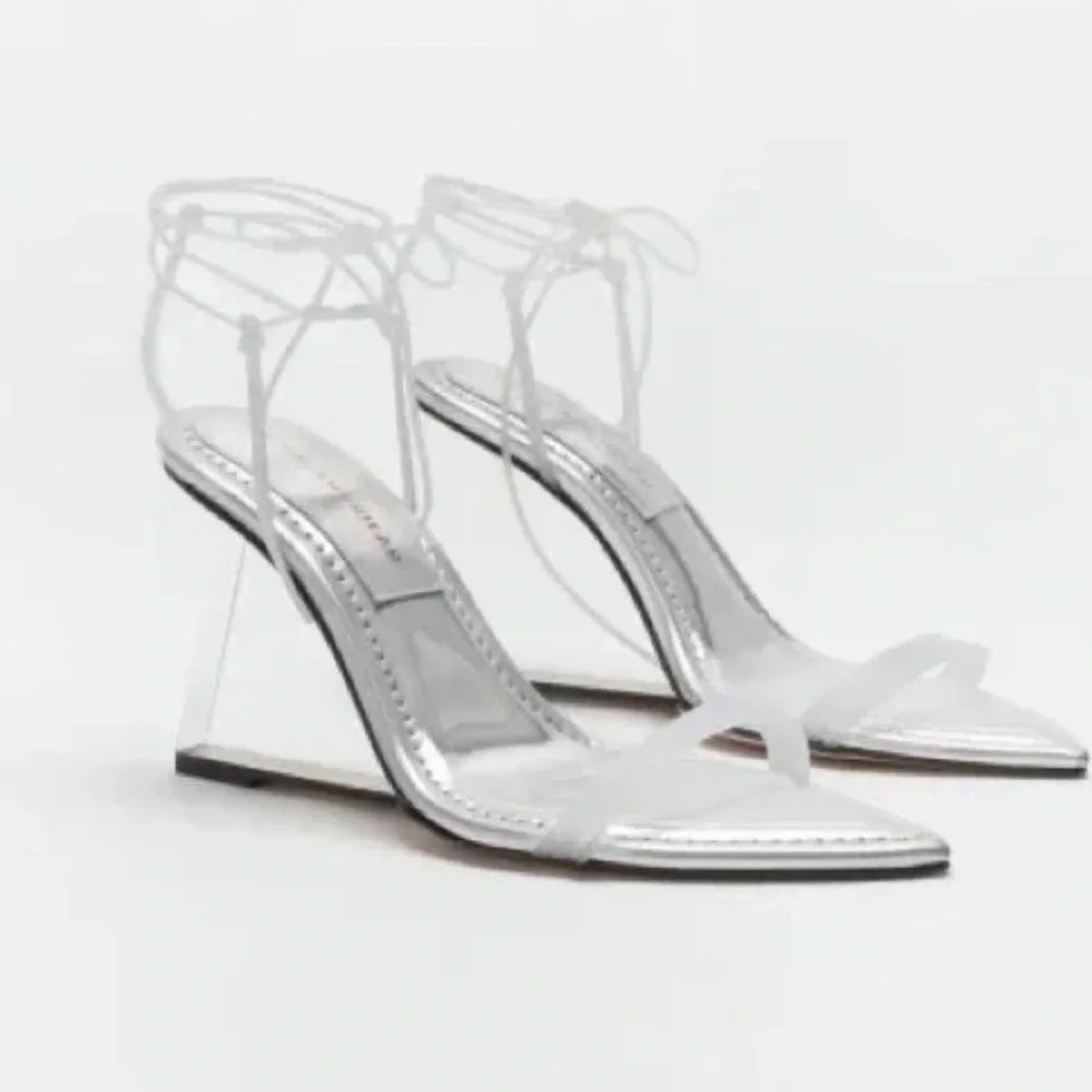 Good American wedge it heels