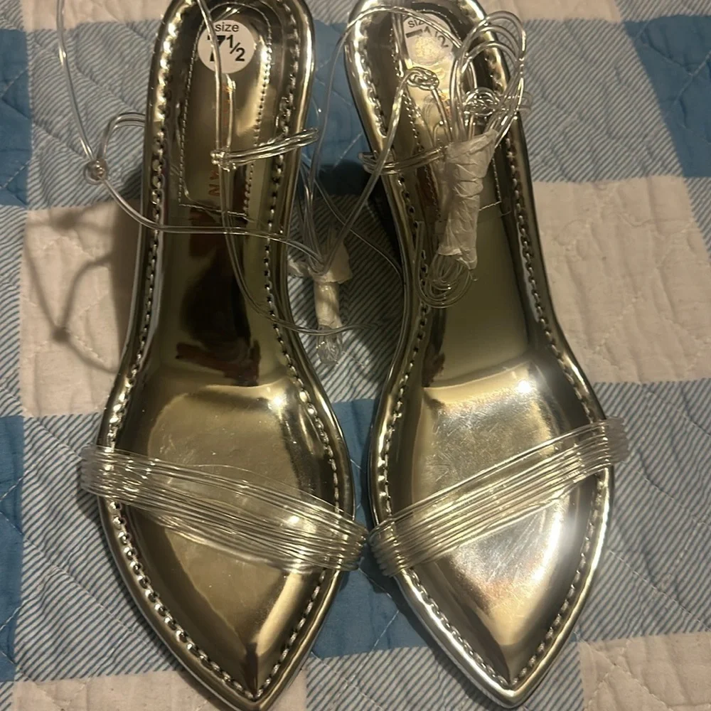 Good American toe triangle pointed