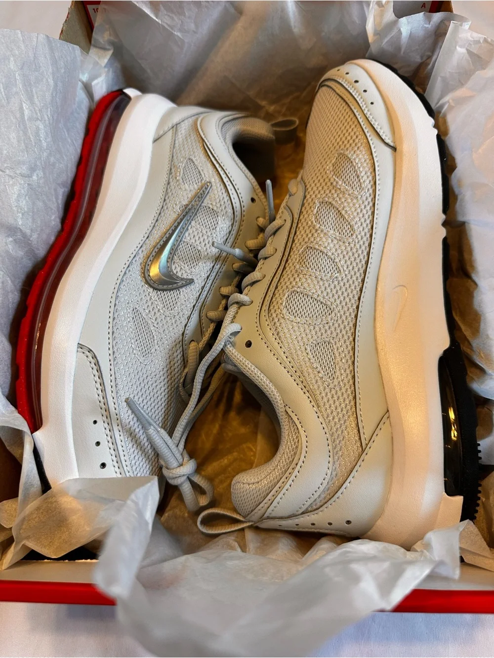 Nike Air Max AP  Men’s White and Silver Sneakers Box Without Lid Platinum Lid.