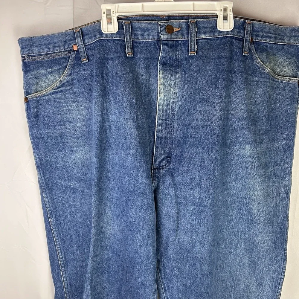 Vintage Wrangler Jeans Men's Size 46x30‎ (tag 48X30) Made USA