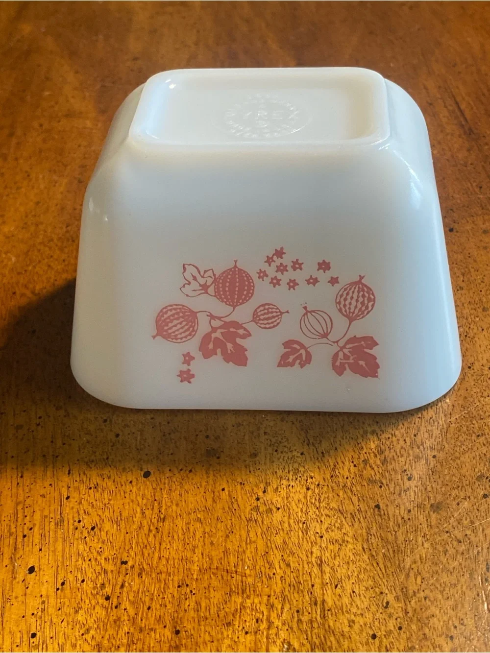 Pyrex Pink Gooseberry 501 Fridge Box