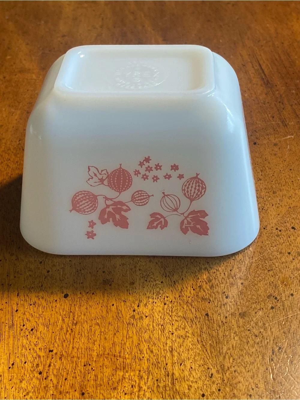 Pyrex Pink Gooseberry 501 Fridge Box