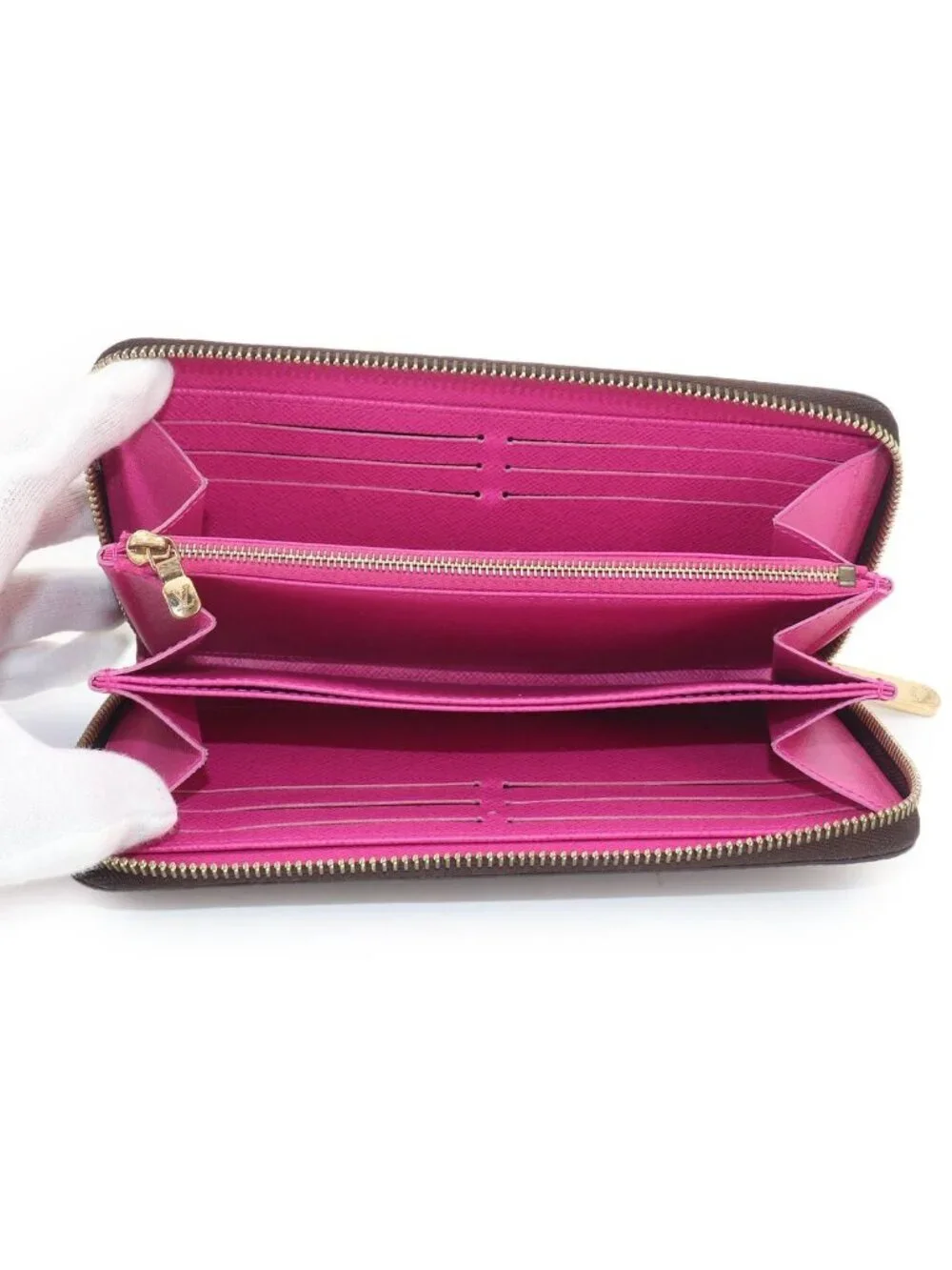 Louis Vuitton 10 listed